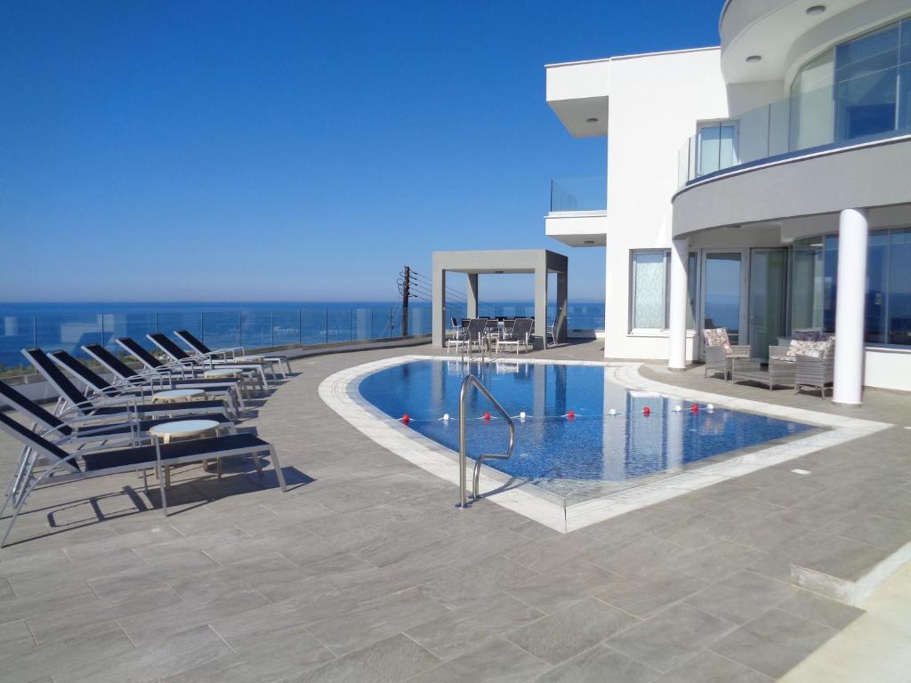Bazén v ubytování Elite Sea View Villa nebo v jeho okolí