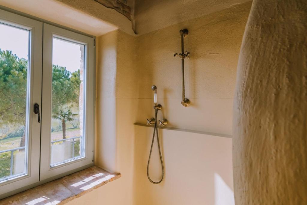 A bathroom at GaeLeon Campofilone