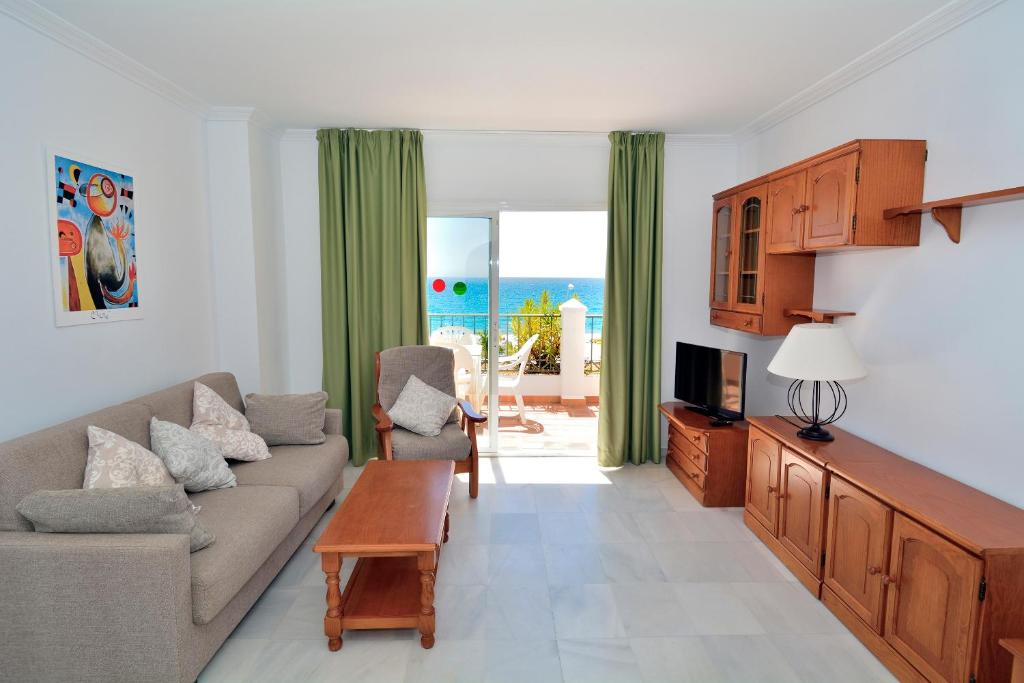 Apartamentos HC Burriana Playa, Nerja – Updated 2022 Prices