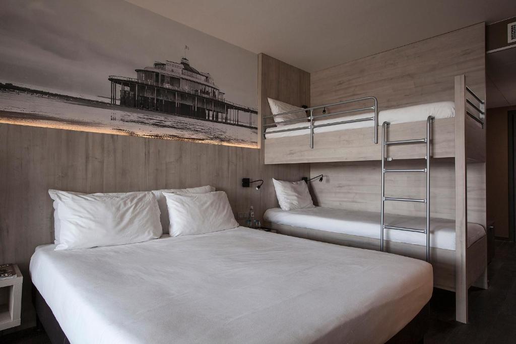 Postel nebo postele na pokoji v ubytování Mercure Blankenberge