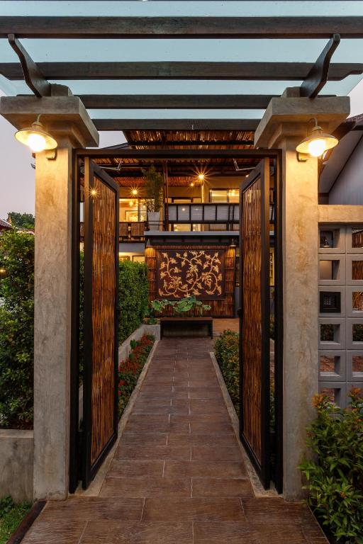 Hostel One Art and Gallery - 18