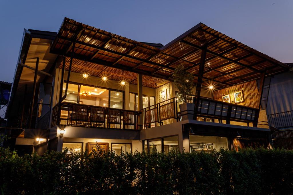 Hostel One Art and Gallery - 17