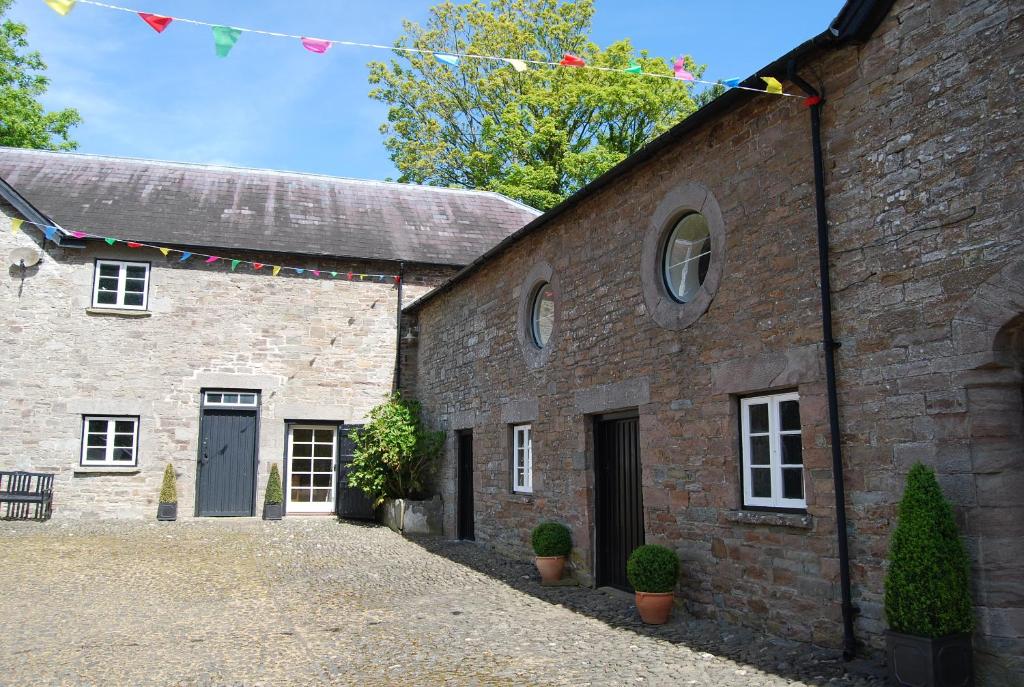 Glanhenwye Courtyard Cottages