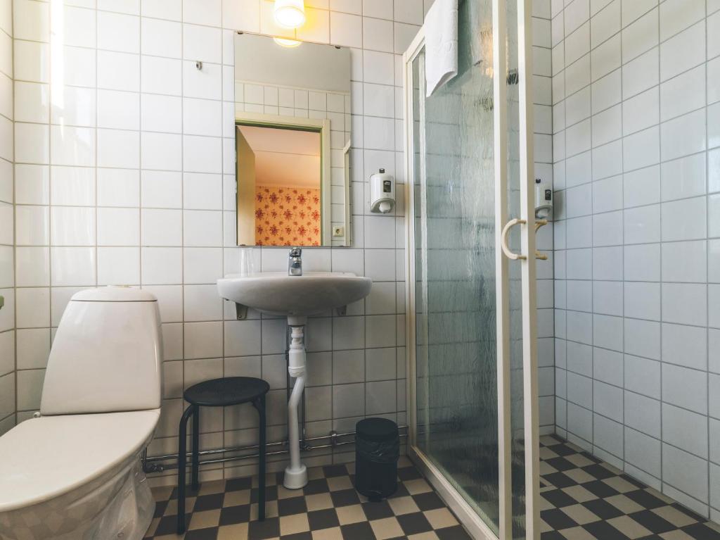 Koupelna v ubytování Wångens Wärdshus
