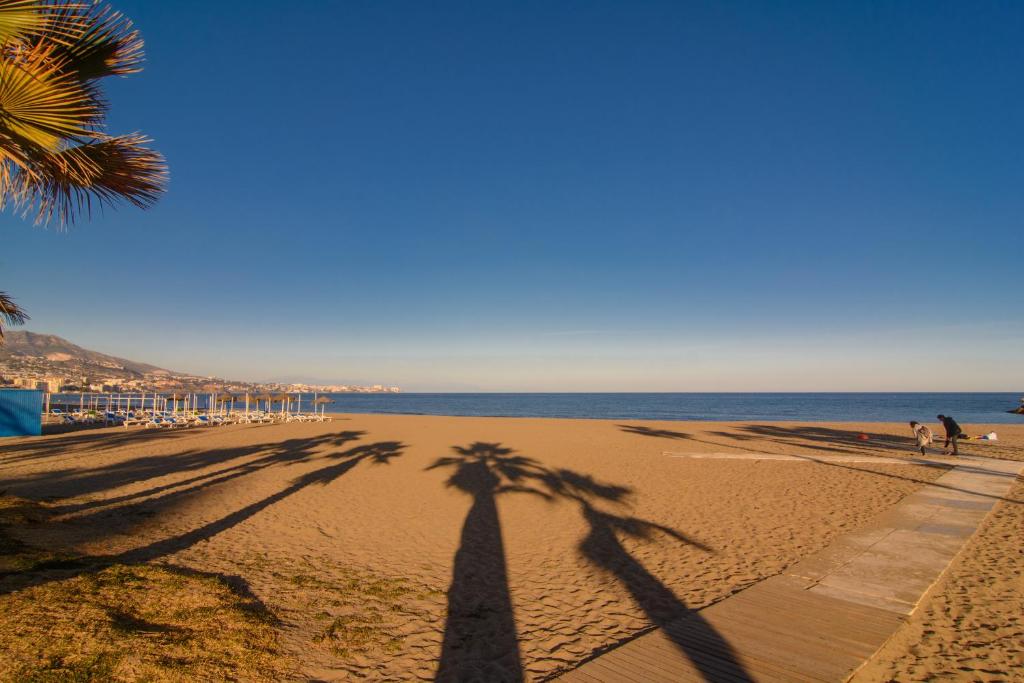 River Playa beachfront apartment, large terrace, Fuengirola ...