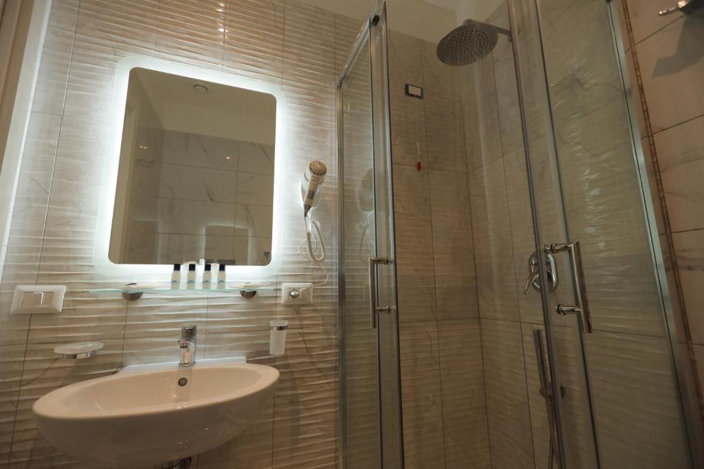 Garibaldi Suite - Resim 40