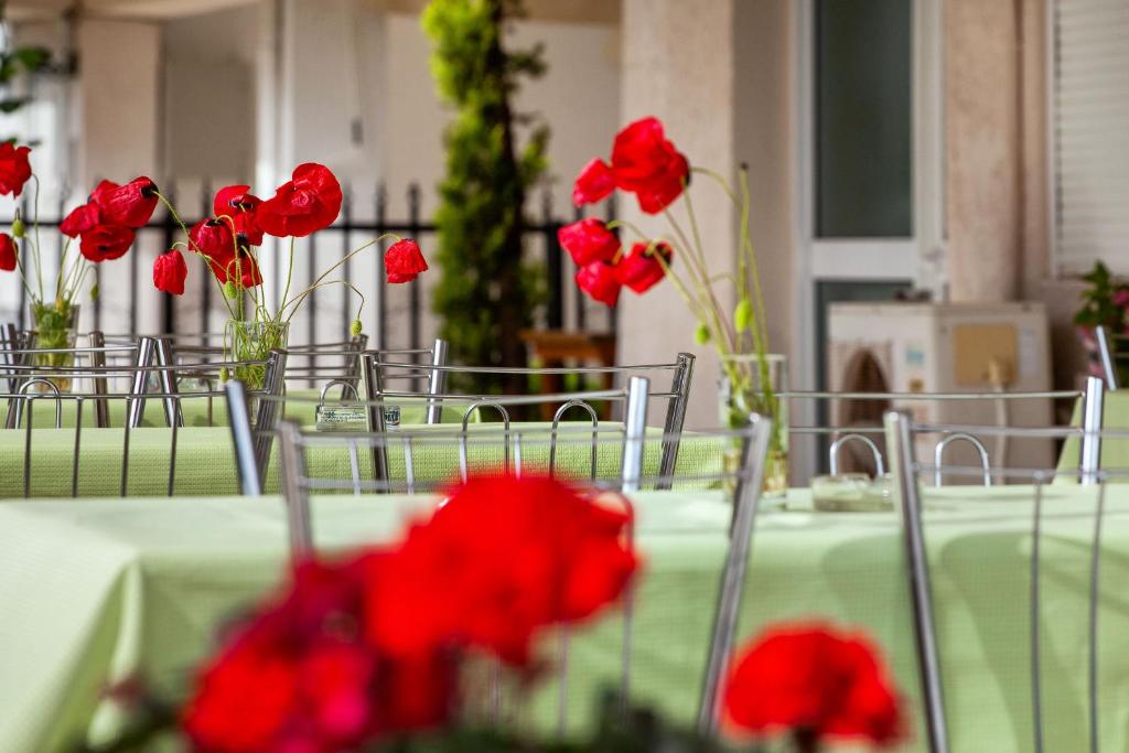 Restaurace v ubytování Amfion Hotel