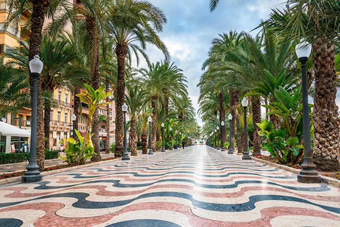 Apartment Casco histórico, Alicante, Spain - Booking.com