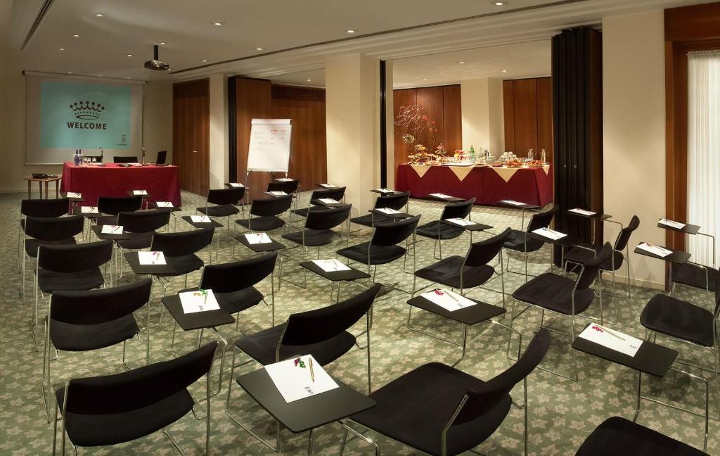 Zona de negocis o sala de conferències de Hotel Cavour