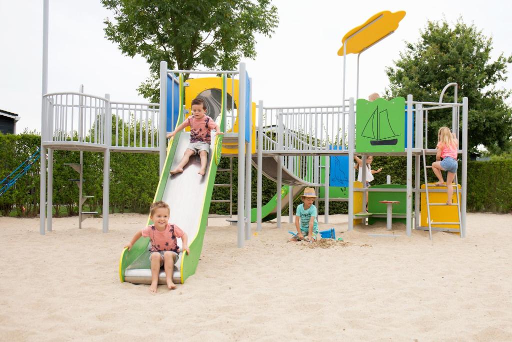 Herní místnost nebo prostor pro děti v ubytování Camping Scheldeoord