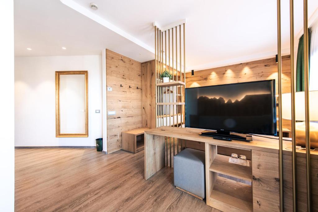 TV a/nebo společenská místnost v ubytování Hotel Montana