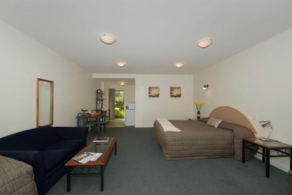 Lake Point Motel - Resim 38