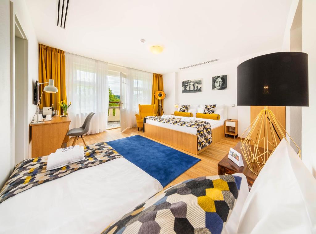 
Exclusive Triple Room with Balcony
