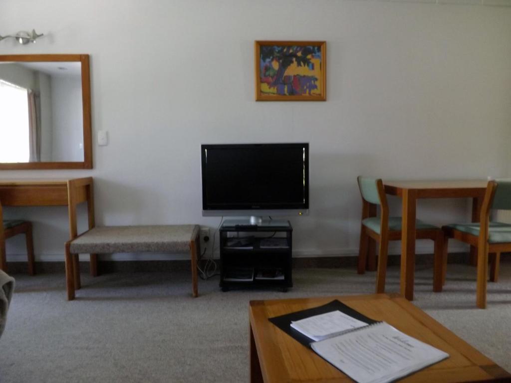 Karaka Tree Motel - Resim 26