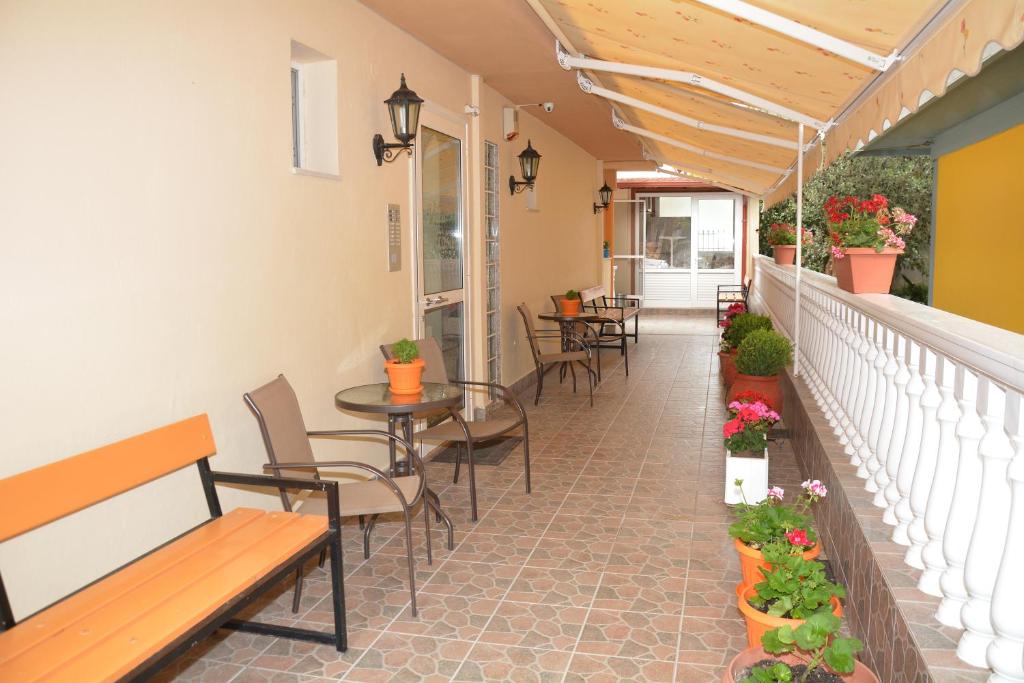 Balkón nebo terasa v ubytování VILLA TASOS