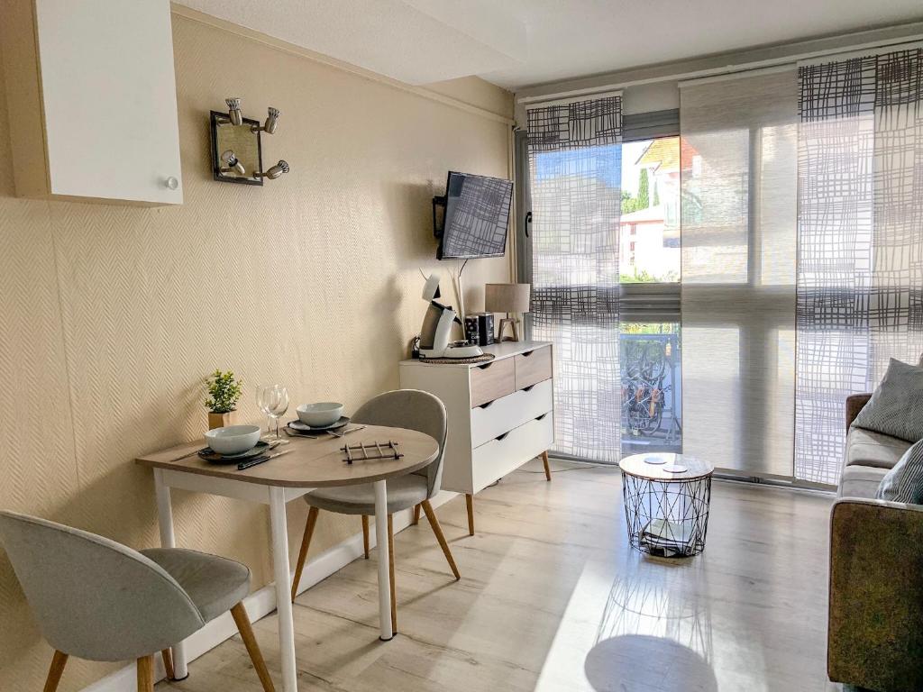 Jadalnia w apartamencie