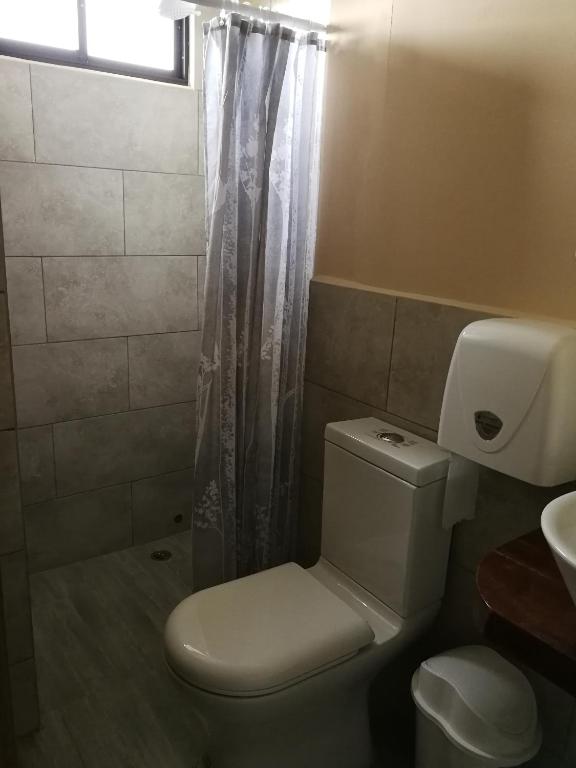 Koupelna v ubytování Chapelet Hostal