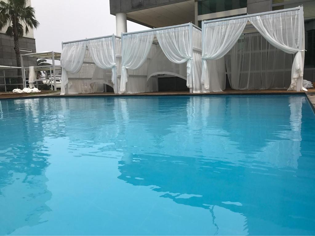 Bazén v ubytování Amoureux Resort nebo v jeho okolí