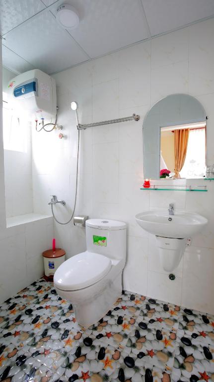 Koupelna v ubytování Bình Đào Hotel - Khách sạn ngay trung tâm giá rẻ