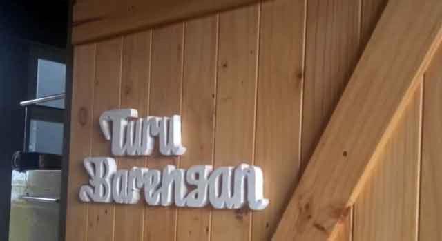 Certifikát, hodnocení, plakát nebo jiný dokument vystavený v ubytování Shelter Hostel Malang