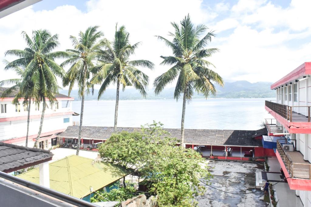 Afbeelding uit fotogalerij van RedDoorz Plus @ Tirta Kencana Hotel in Ambon