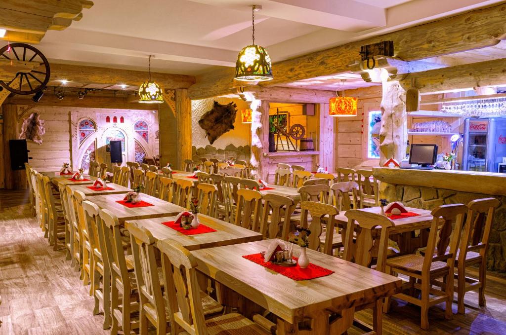 Reštaurácia alebo iné gastronomické zariadenie v ubytovaní Willa Monte Rosa