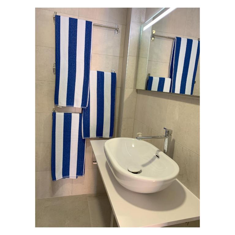 Kúpeľňa v ubytovaní Apartamento Tarifa - zona 10!Piscina(parking incl)