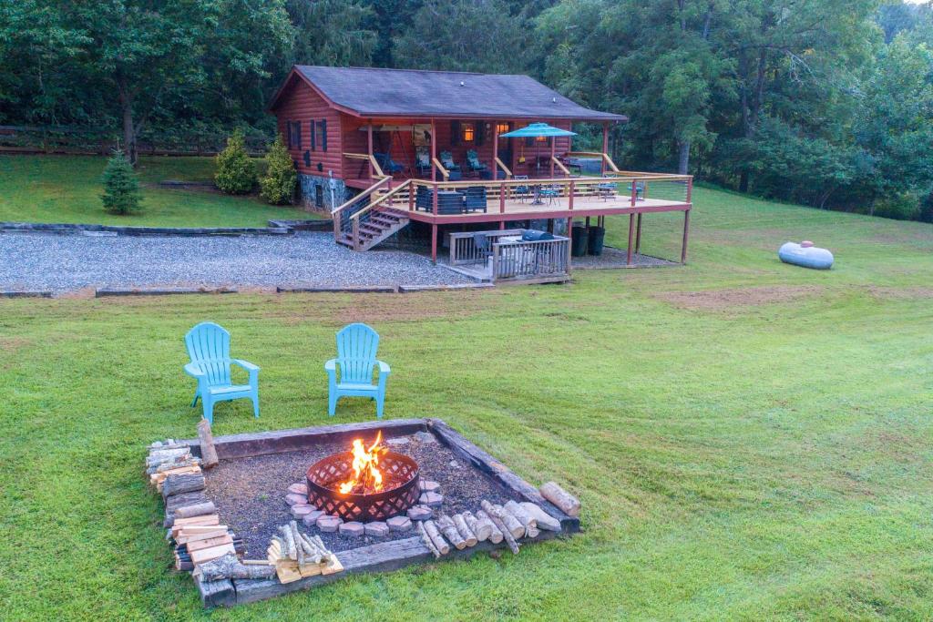 3 Bed 2 Bath Vacation home in Bryson City