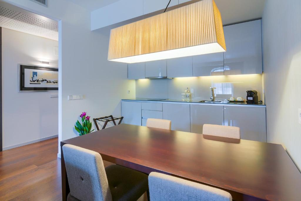 
Executive Suite King bed
