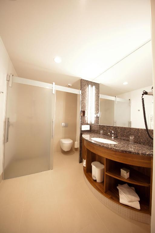 Koupelna v ubytování Business Hotel Ambio Gleisdorf