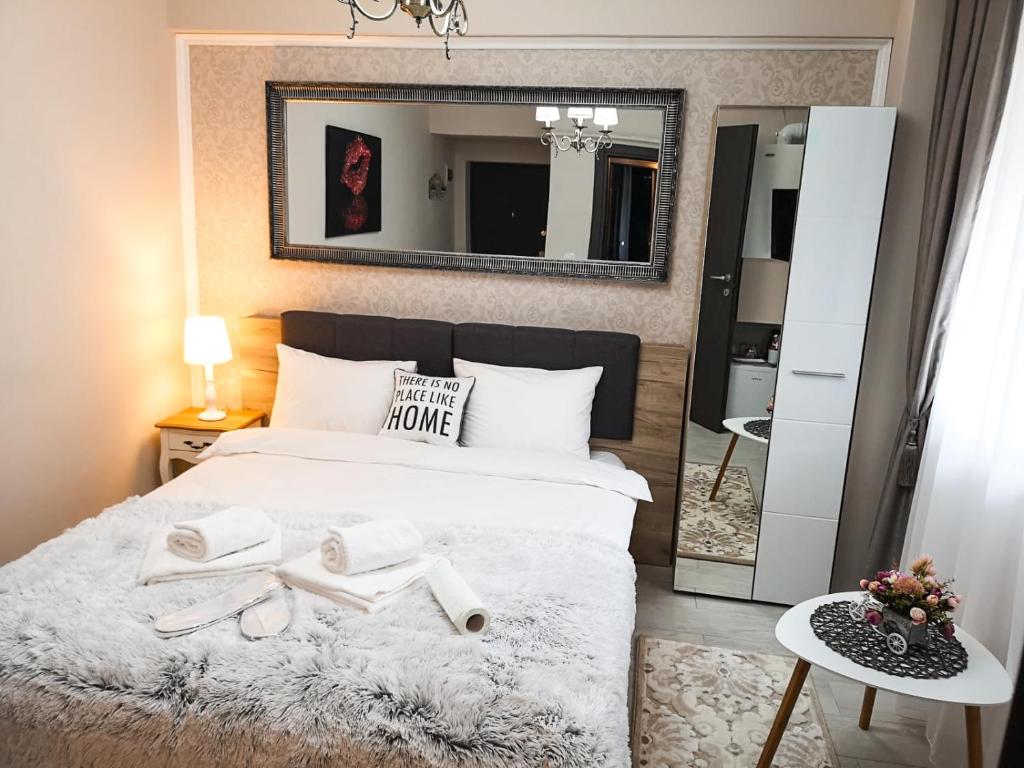 YNS Apartaments - Superior Studio (3 Adults)