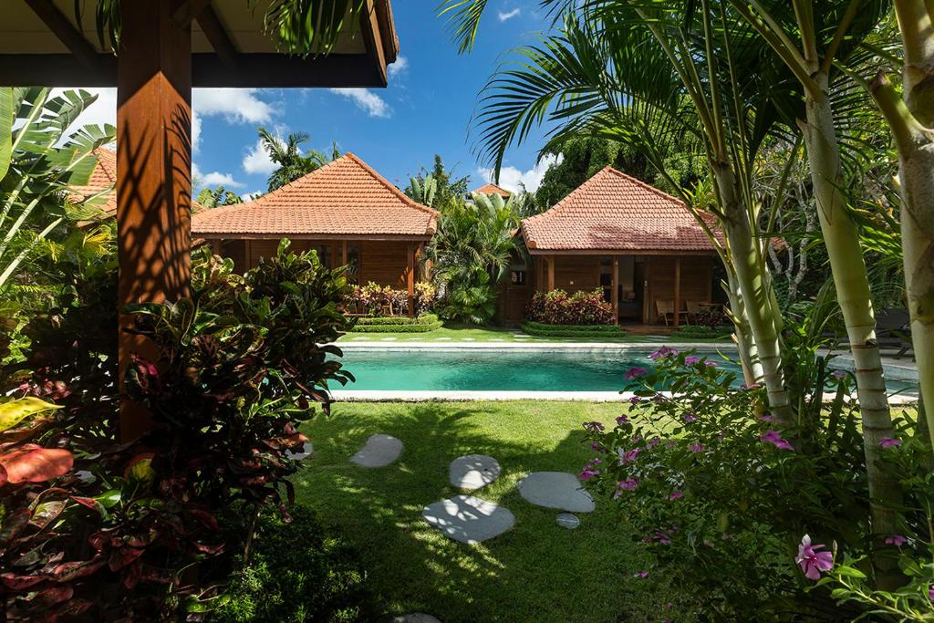 Basen w obiekcie Orora Bungalows lub w pobliżu