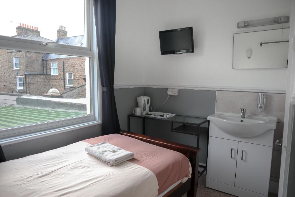 Hotel 261 - Single Room