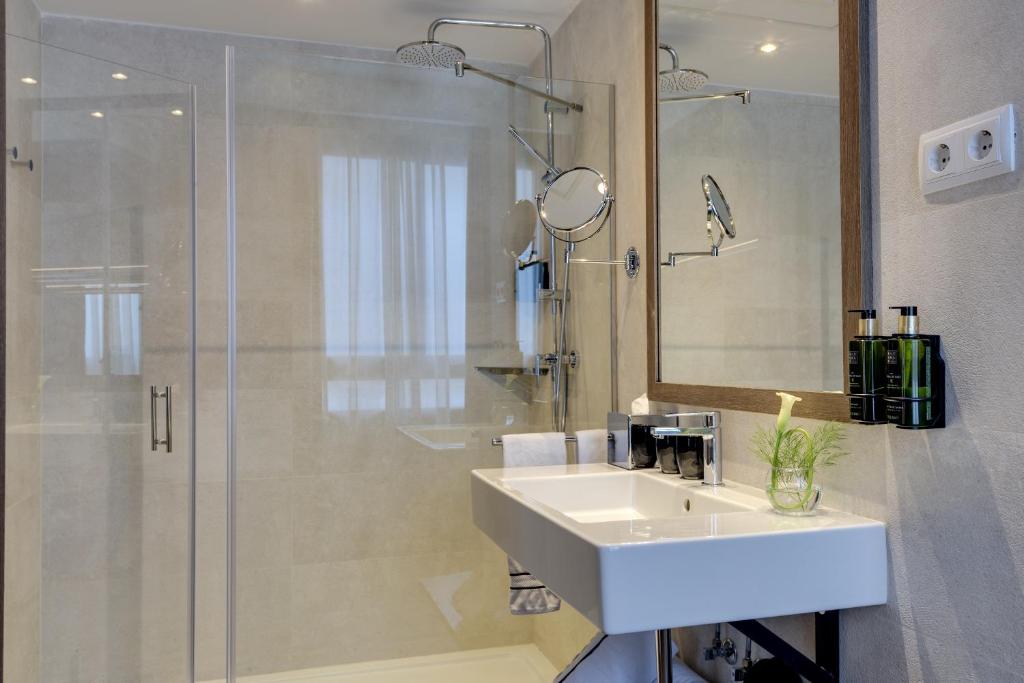 Melia Madrid Serrano - Resim 41