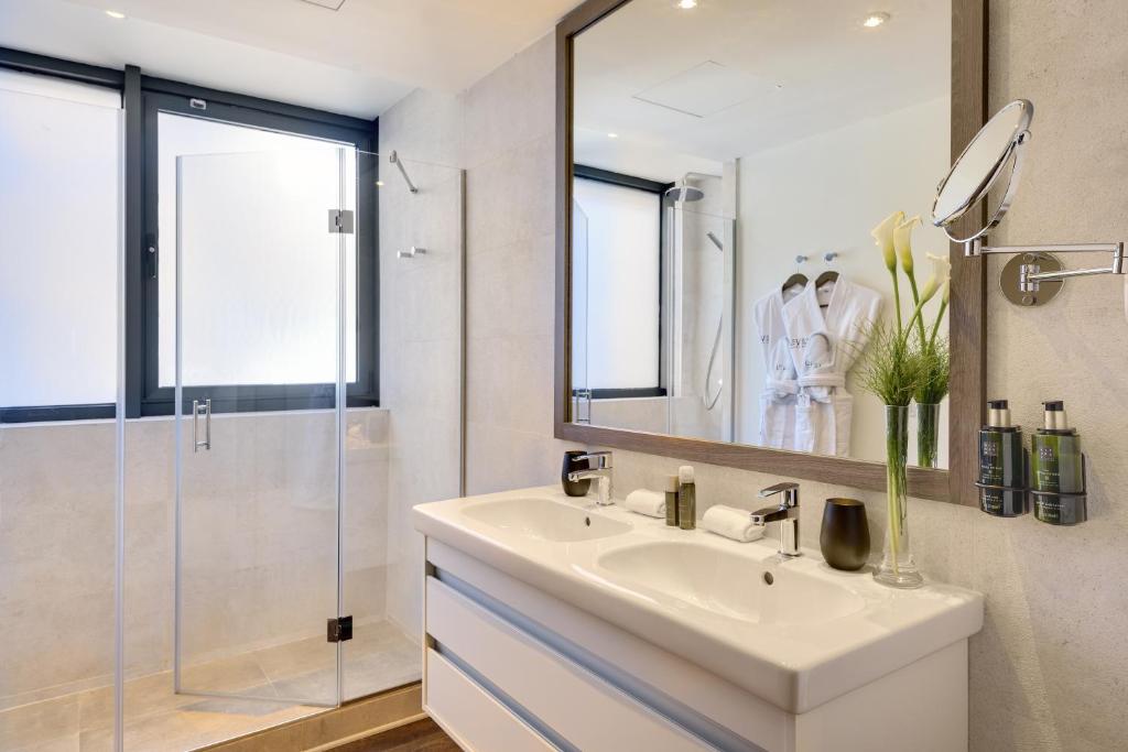 Melia Madrid Serrano - Resim 33