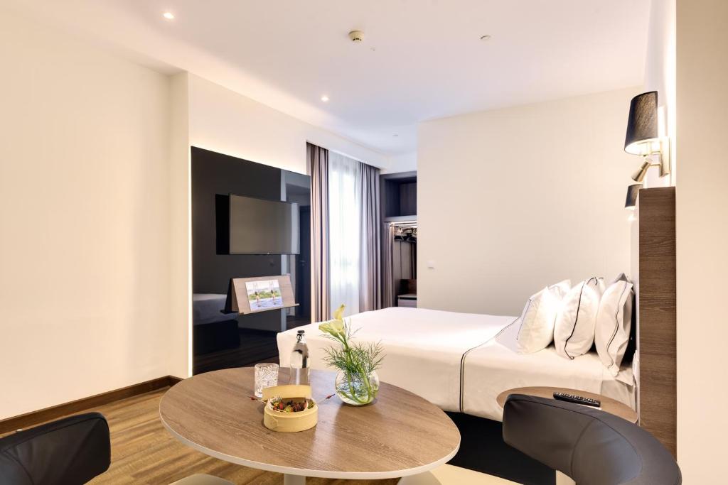 Melia Madrid Serrano - Resim 45