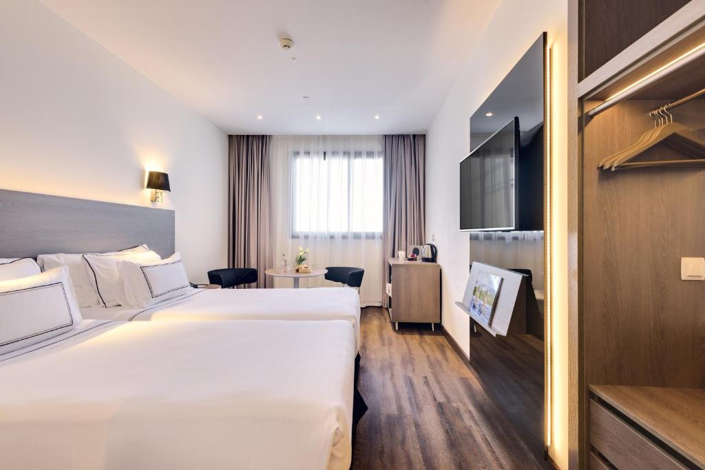 Melia Madrid Serrano - Resim 43