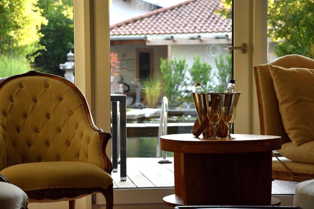 Posezení v ubytování Wellnessgarten-Hotel