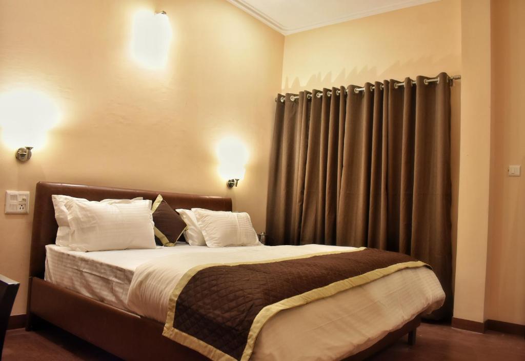 Hotel Vista Bhowali, Nainital - Vegetarian - Deluxe Double Room