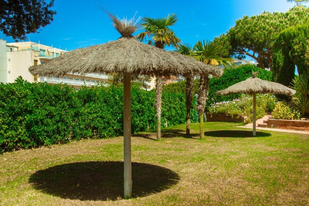 Vonkajšia záhrada v ubytovaní Apartament with sea view