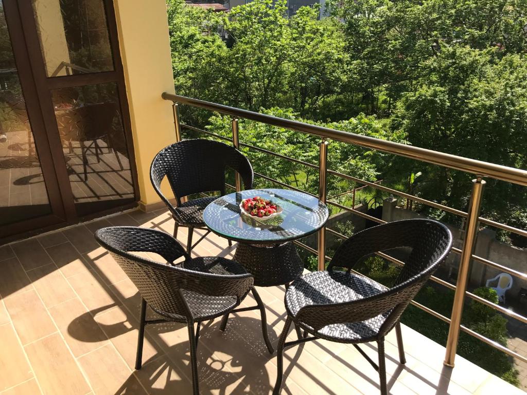 Balkón nebo terasa v ubytování Guest House Kobuleti