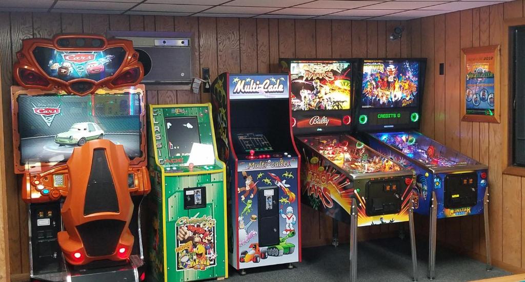Stanza dei giochi di Black Hawk Motel & Suites