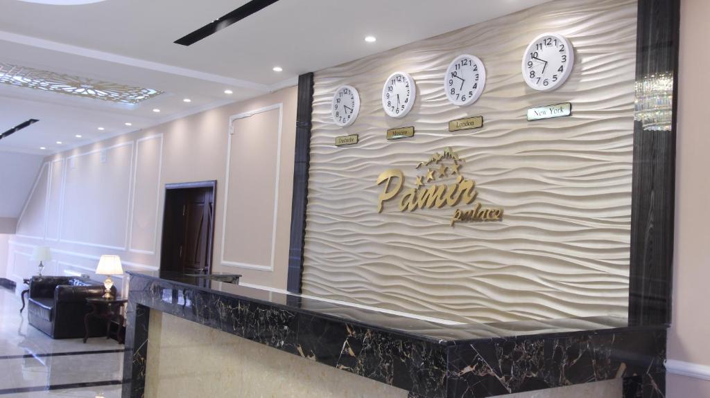 Certifikát, hodnocení, plakát nebo jiný dokument vystavený v ubytování Pamir Palace