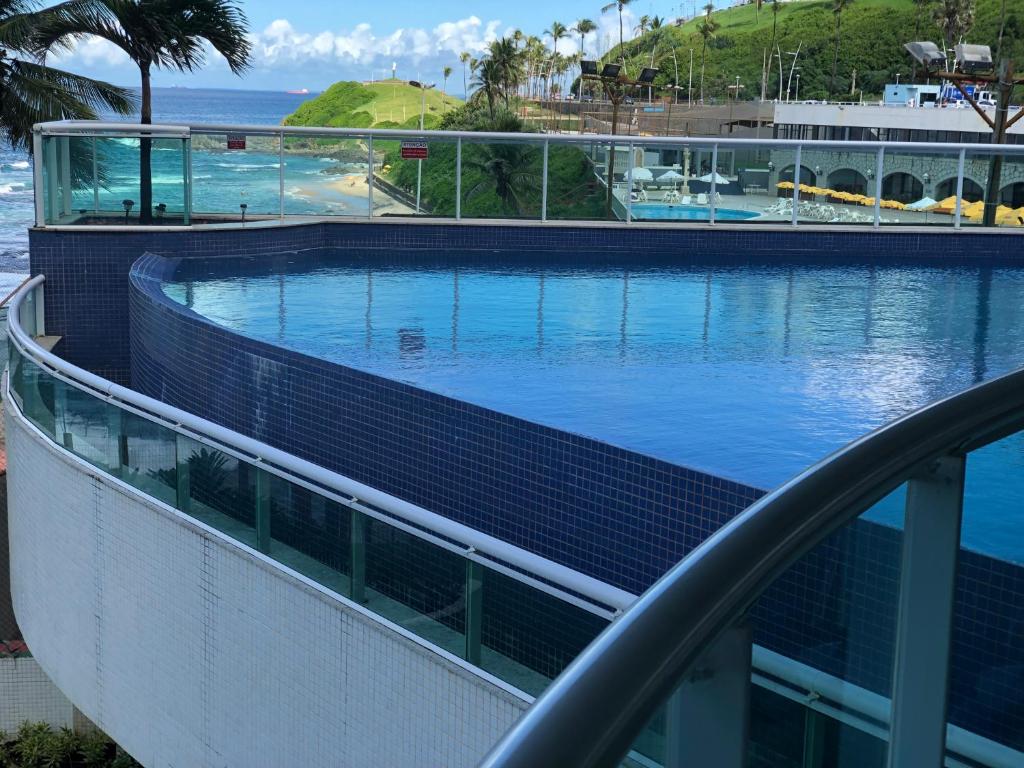  LUXUOSO APARTAMENTO BARRA ONDINA Beira MAR