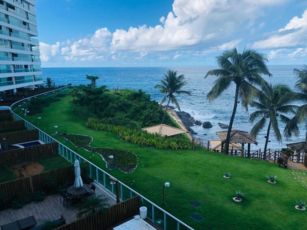  LUXUOSO APARTAMENTO BARRA ONDINA Beira MAR