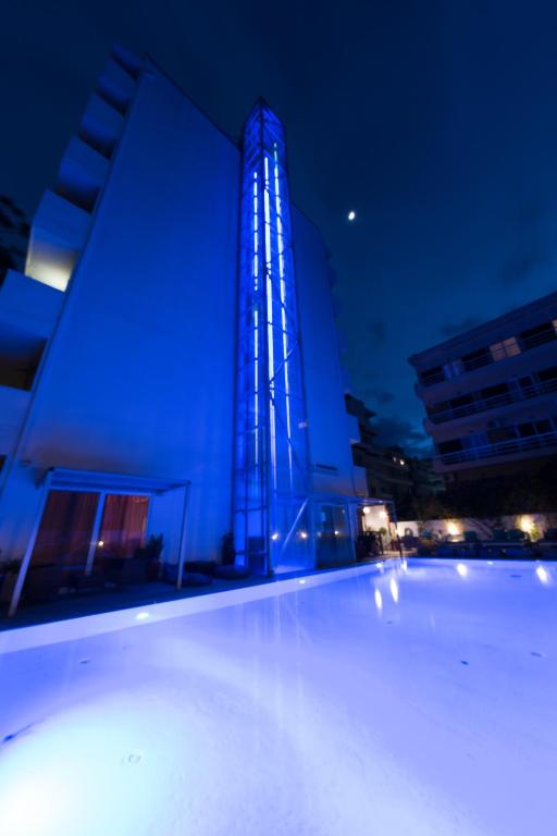 Basen w obiekcie Hotel Parthenon Rodos city lub w pobliżu