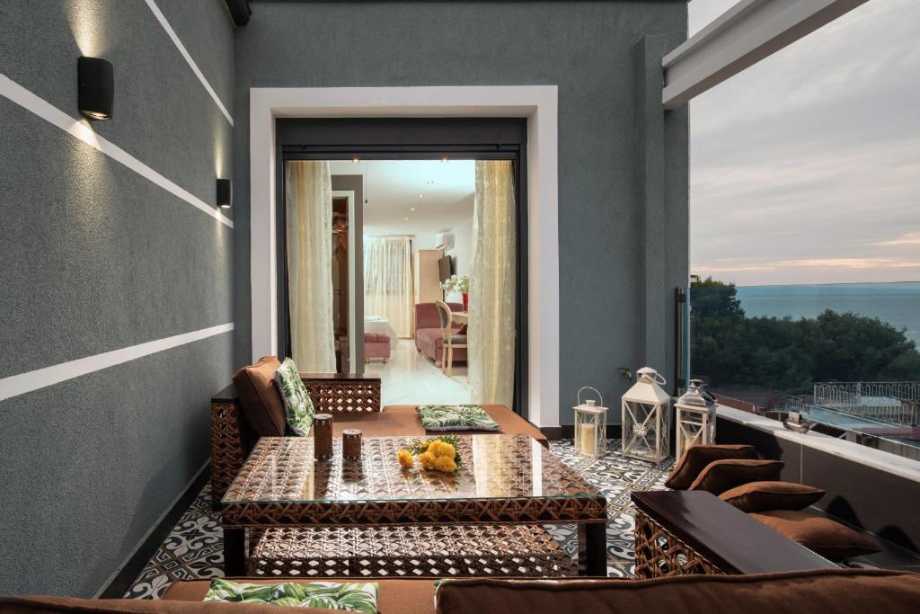 Pela Veranda Exquisite Suites - 18