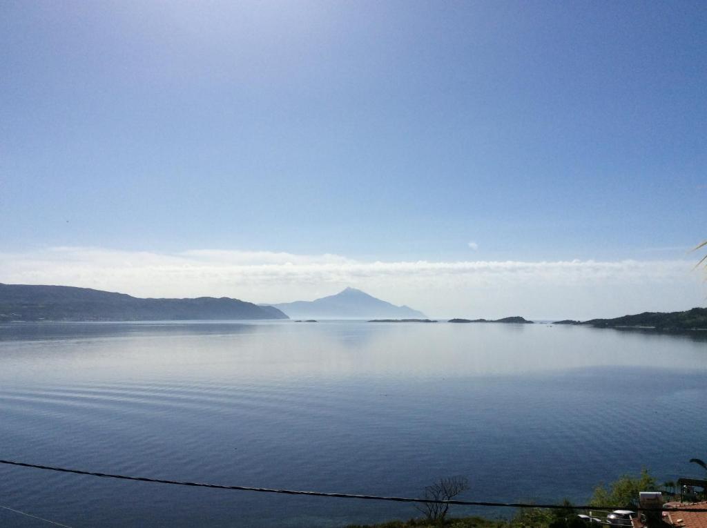 a view of a large body of water at Kalntera in Ammouliani