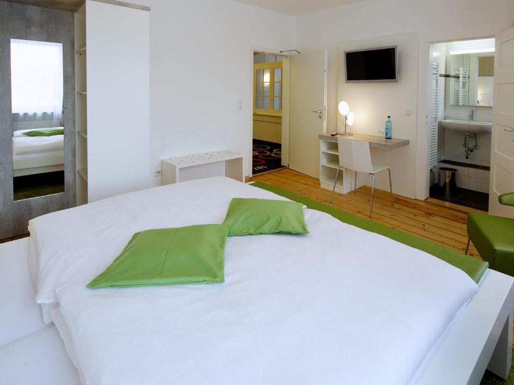 Hotel Karolinger Hof - Single Room