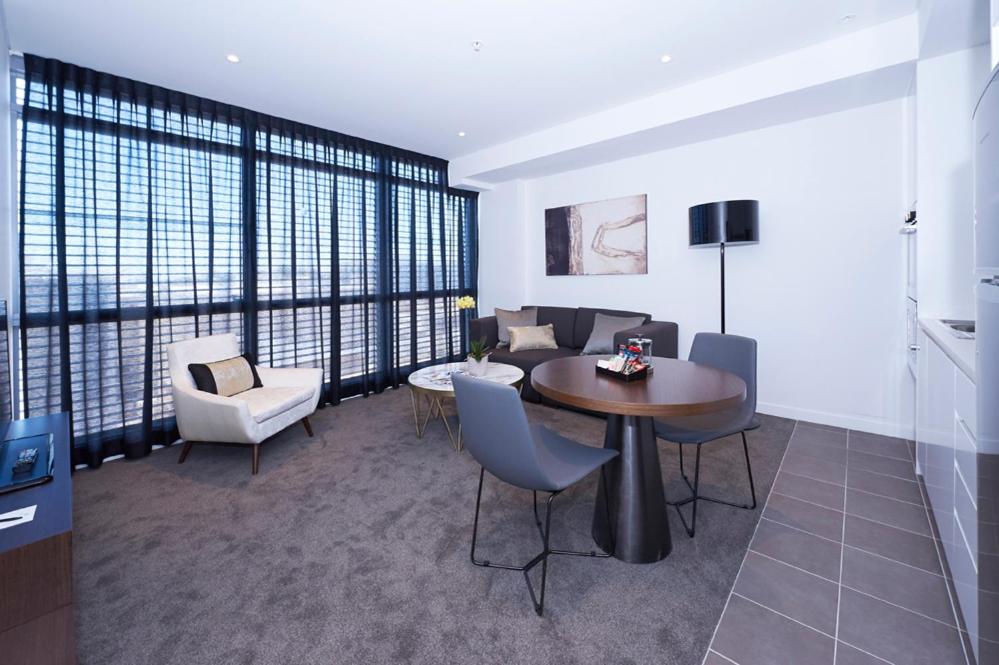 Silkari Suites at Chatswood - Resim 18